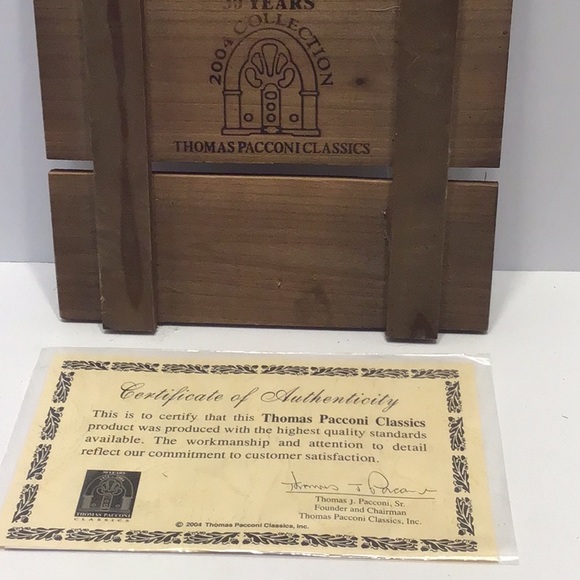 Thomas Pacconi Classic Cross Ornaments 2004 Collection New in original box. - Picture 2 of 2